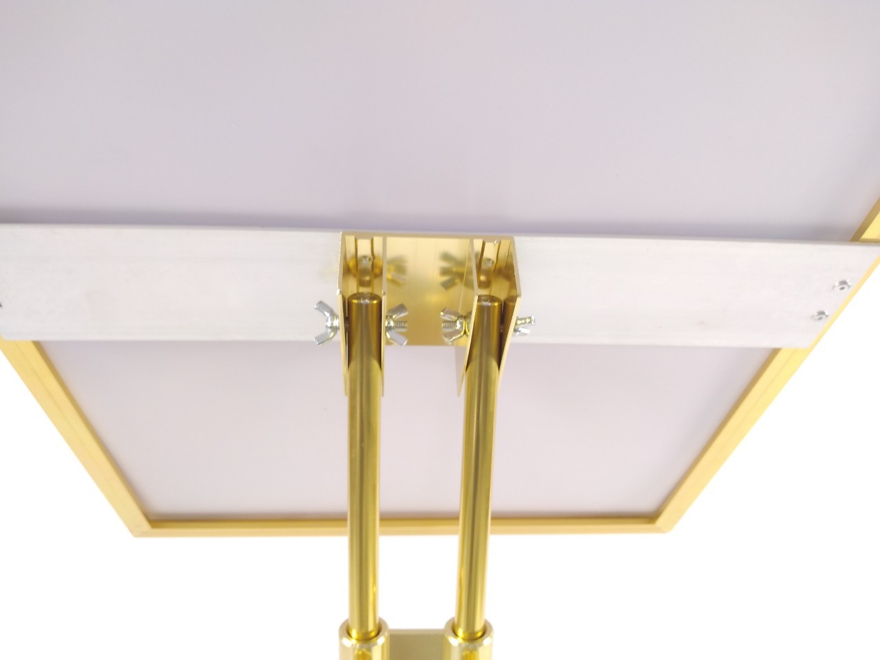 โปสเตอร์สแตนด์ ขนาดA3 ฐานกลม เสาคู่ โชว์งานพิมพ์ 1 ด้าน ปรับเอียง 360 องศา ปรับแนวตั้ง-แนวนอน และปรับสูง-ต่ำได้