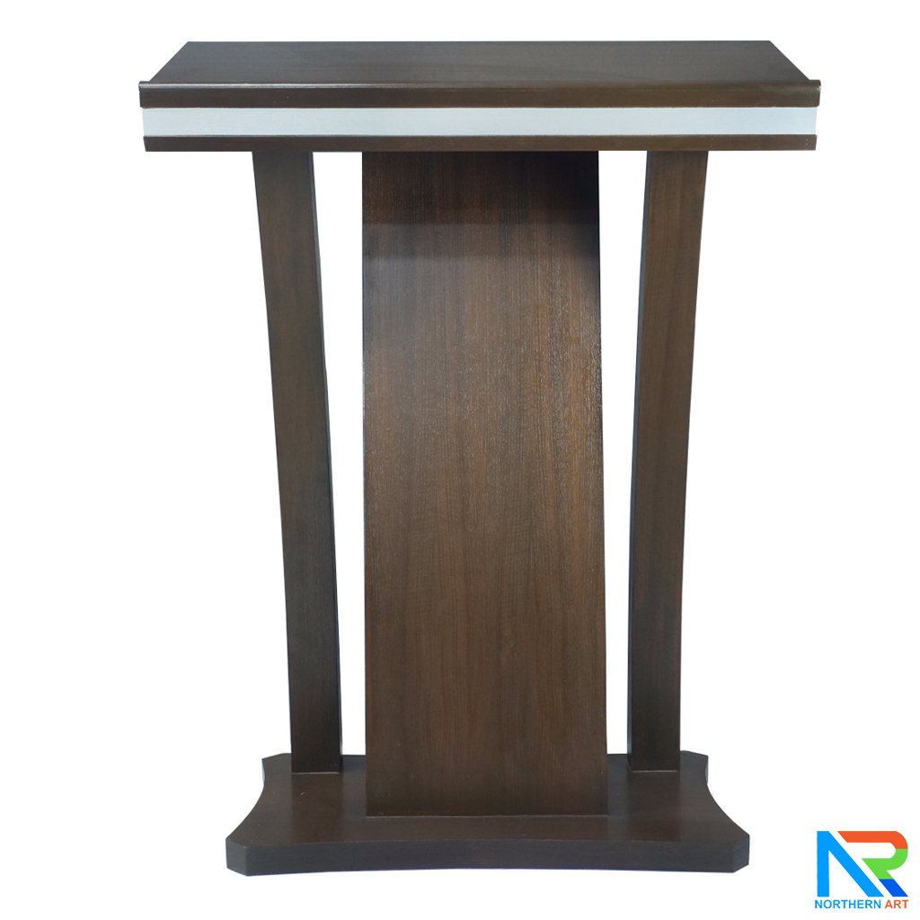 โพเดียมไม้ ยืนคู่ สีโอ๊คเข้ม ขนาด (W)90 x (L)50 x (H)120 cm. ตกแต่งแถบลามิเนตสีเงินเงาTOPและเสาข้าง