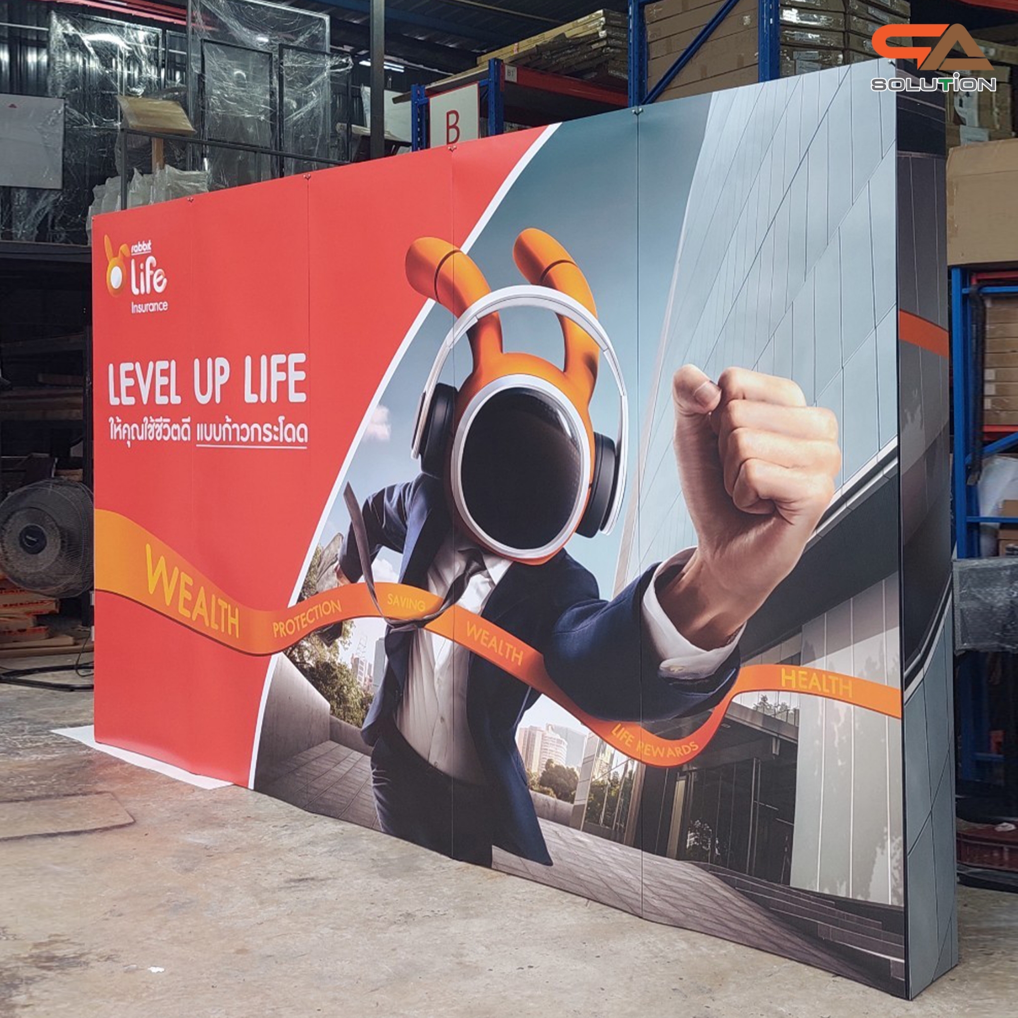 BACK DROP ฉากแบคดรอป รุ่นเหลี่ยม แบบตรง โครงอะลูมิเนียมพร้อมงานพิมพ์ + โคมไฟ 2 ชุด และกระเป๋าล้อลาก 1 ใบ