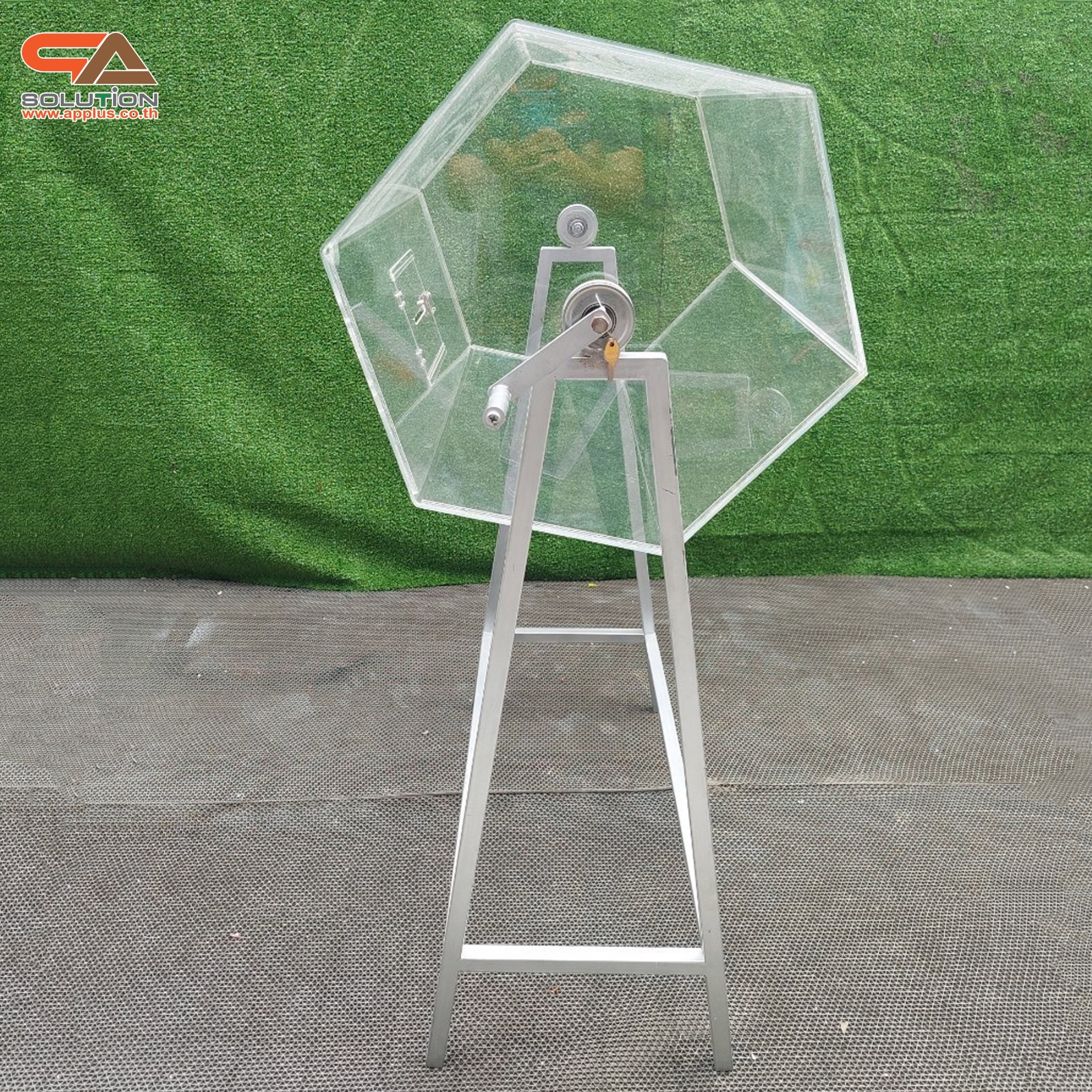เช่ากล่องอะคริลิคจับรางวัล ตั้งพื้น หมุนได้360 องศา ขนาดกล่อง (W)80 x (D)58 x (H)132.5 cm. ฝาเปิดพร้อมกุญแจล็อค