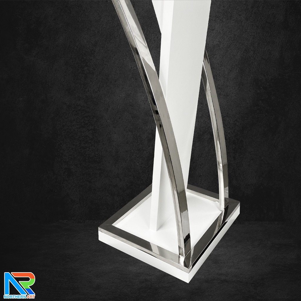 โพเดียมไม้จริง สีขาว PD-01 ขนาด (W) 48x (L) 51 (H) 120 cm Top หุ้มสแตนเลส เกรด 304 พร้อมตกแต่งเสาโค้งสแตนเลส