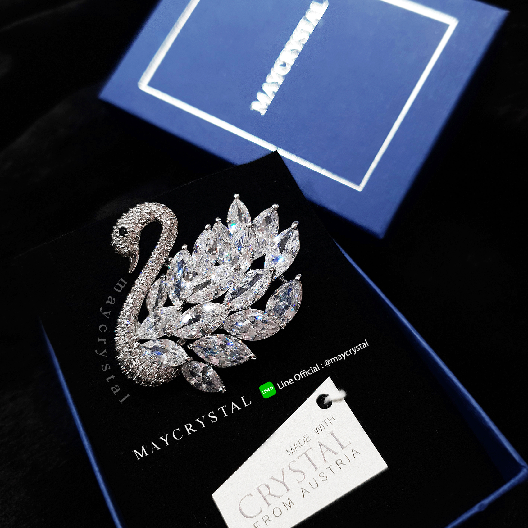 เข็มกลัดคริสตัลจากประเทศออสเตรีย (Embellished with Crystals from Austria) , Premium zirconia