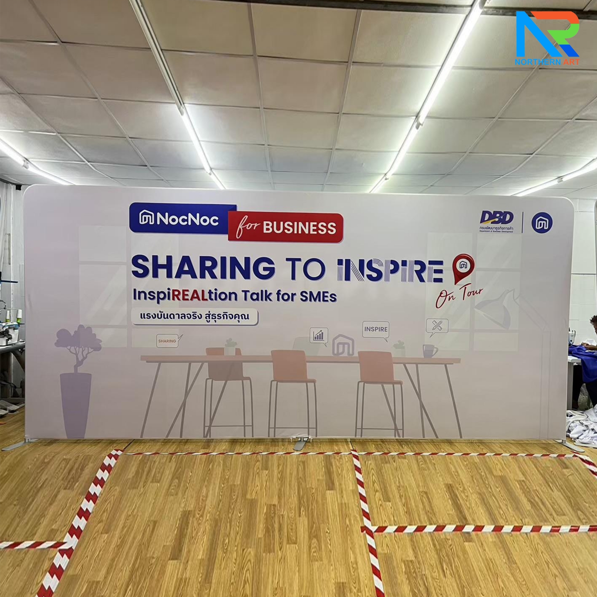 แบคดรอปผ้า (Fabric Backdrop) รุ่นตรง Savvy ขนาด (H)180 x (W)120-1000 cm. โครงอะลูมิเนียม ถอดประกอบได้ แถมฟรี! กระเป๋าใส่อุปกรณ์ 1 ใบ