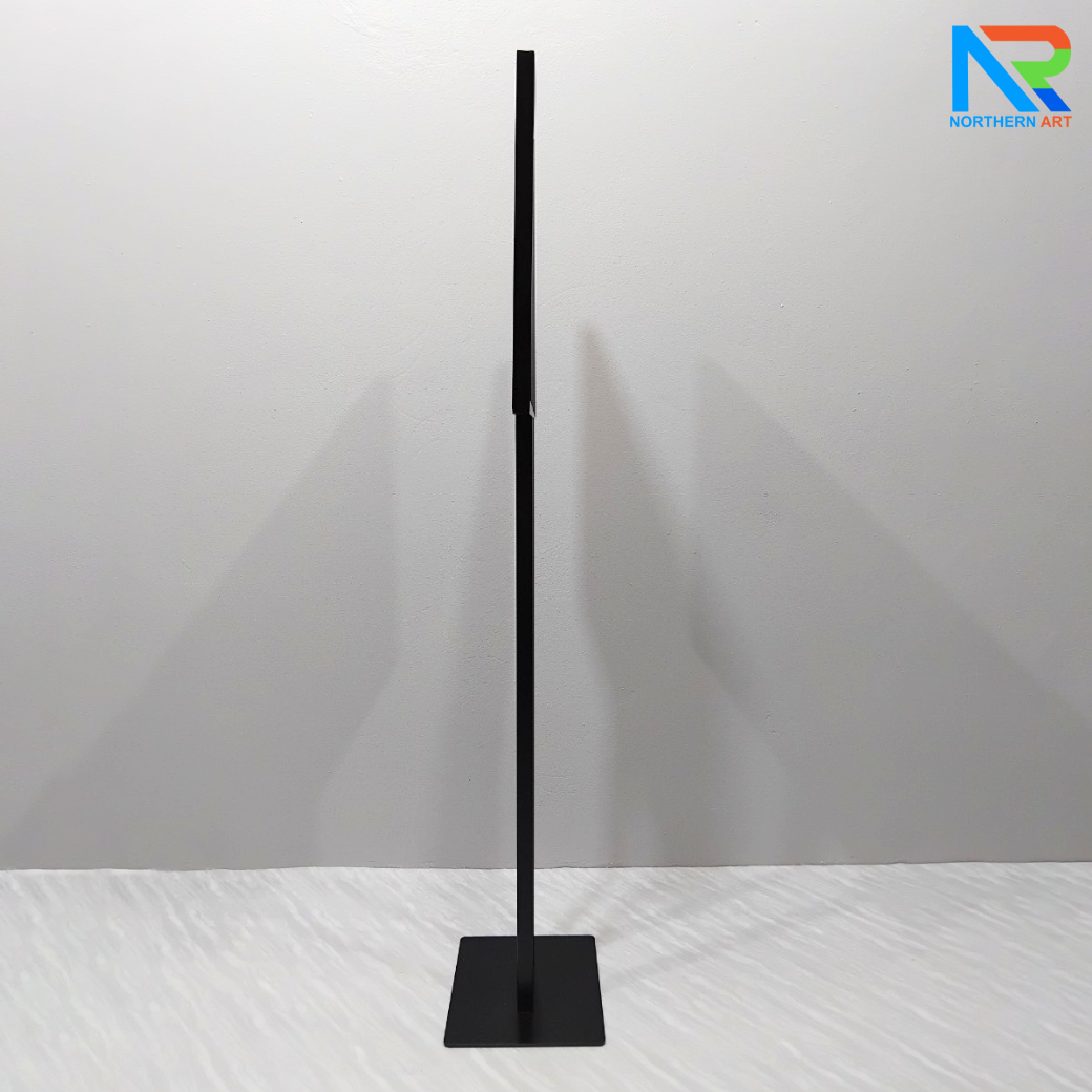 โปสเตอร์สแตนด์เหล็ก A3 สีดำ เสาคู่ ฐานเหลี่ยม ขนาด (W)35 x (L)47 x (H)145 cm. พร้อมแผ่นอะคริลิคใส 2 มม.2แผ่น สอดงานพิมพ์ด้านบน