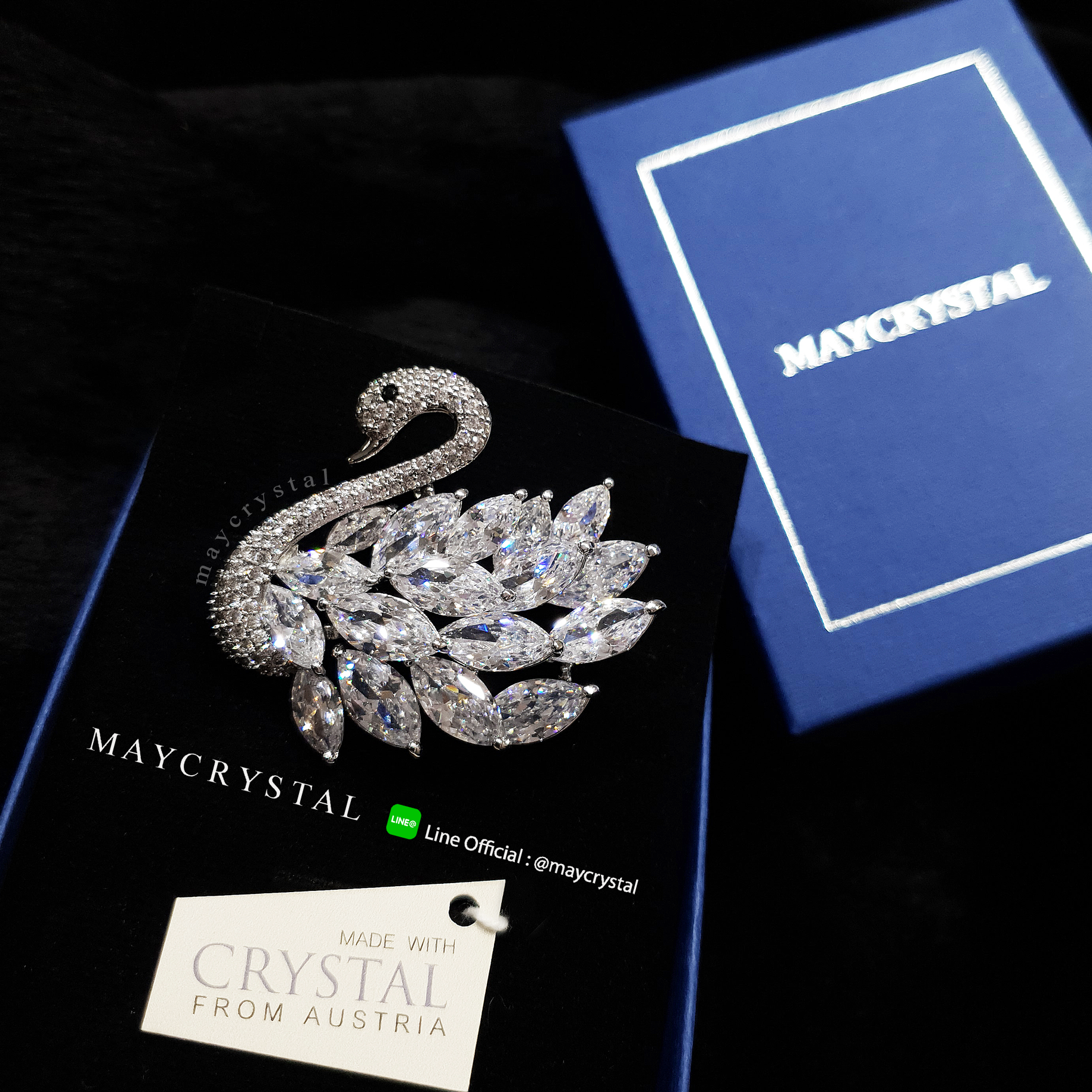เข็มกลัดคริสตัลจากประเทศออสเตรีย (Embellished with Crystals from Austria) , Premium zirconia