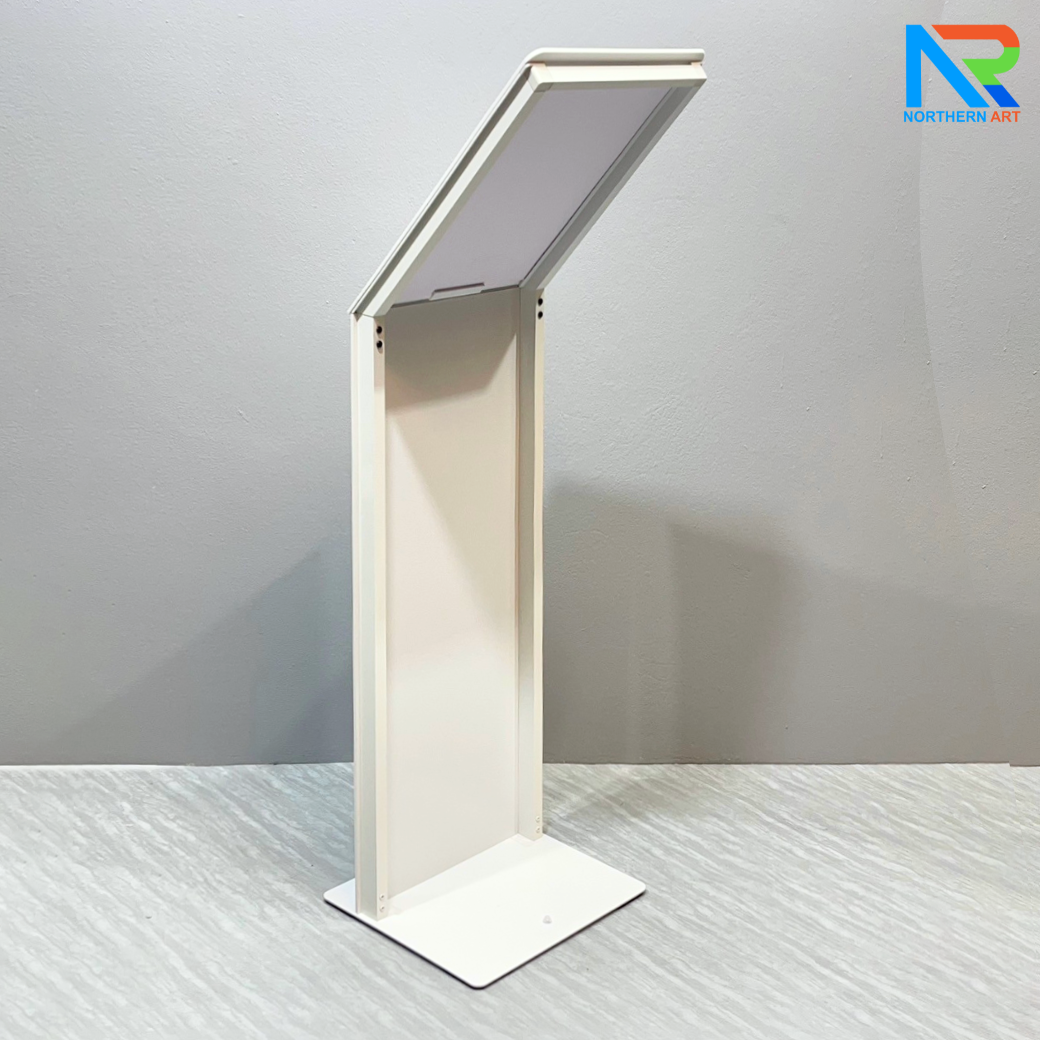 โปสเตอร์สแตนด์ ตั้งพื้น A3 สีขาว รุ่นโชว์รูมรถยนต์ สอดงานพิมพ์ด้านบน เปลี่ยนงานพิมพ์ง่าย ฐานมั่นคงแข็งแรง