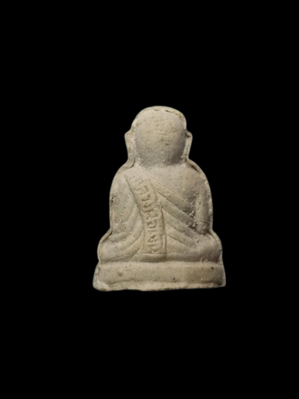 F265 พระผงหลวงพ่อเงิน วัดบางคลาน จ.พิจิตร เนื้อผงเกษรดอกไม้ 108 ปี 2534