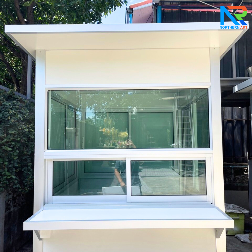 ป้อมยามสำเร็จรูป รุ่น ISOWALL ขนาด 1.50x1.50 ม.โครงสร้างเหล็ก ผนังISOWALL หนา 50 มม.กรอบประตู-หน้าต่าง อะลูมิเนียมสีเงิน