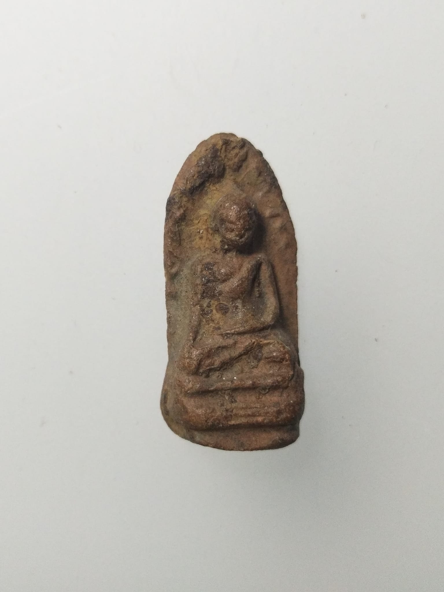 F241 พระรอด