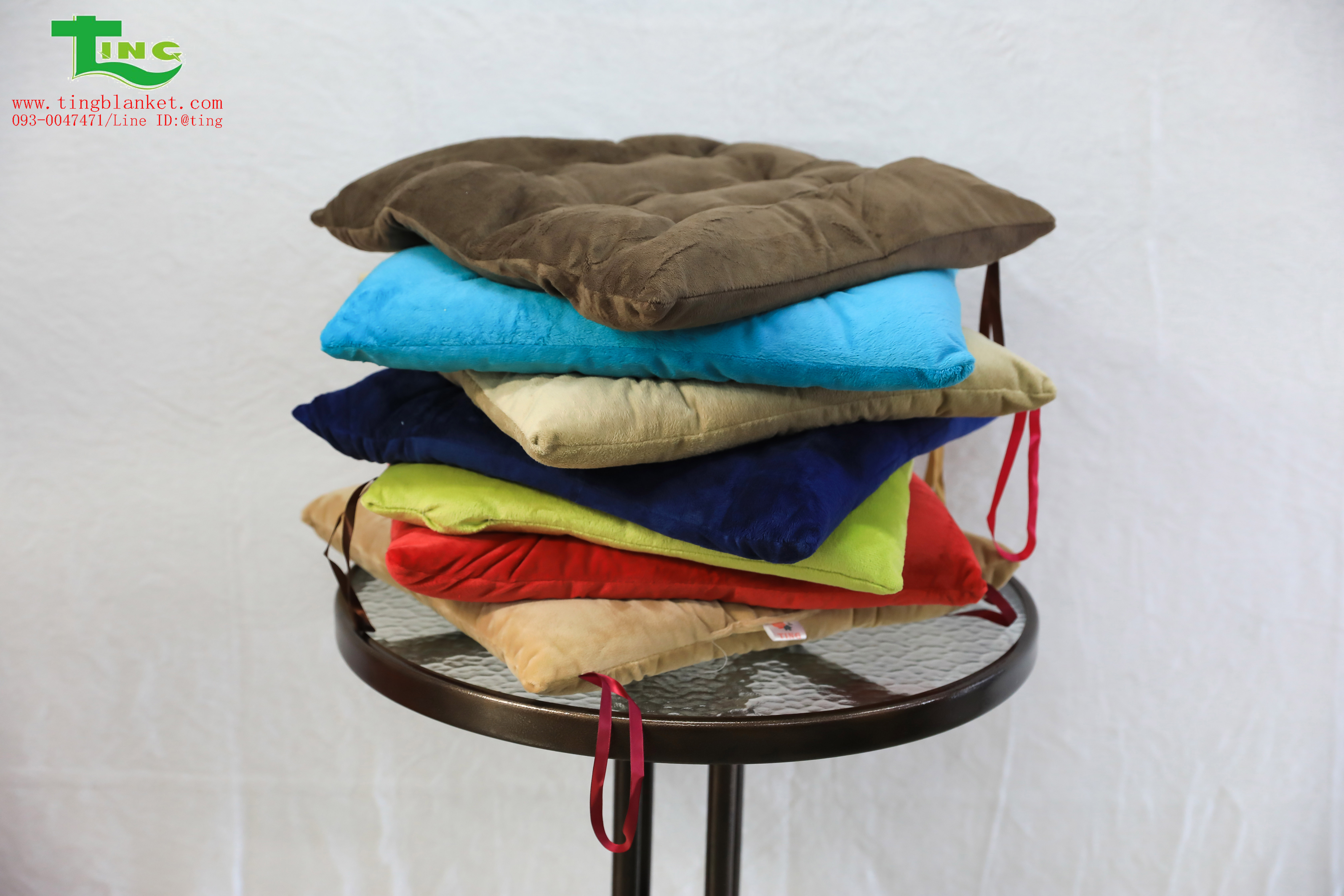 45*45 cm เบาะรองนั่งนาโนสีพื้น 100ผืน คละสี