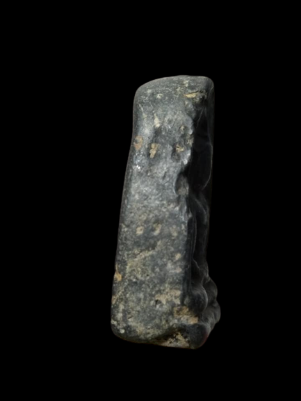 D212 พระซุ้มกอดำ