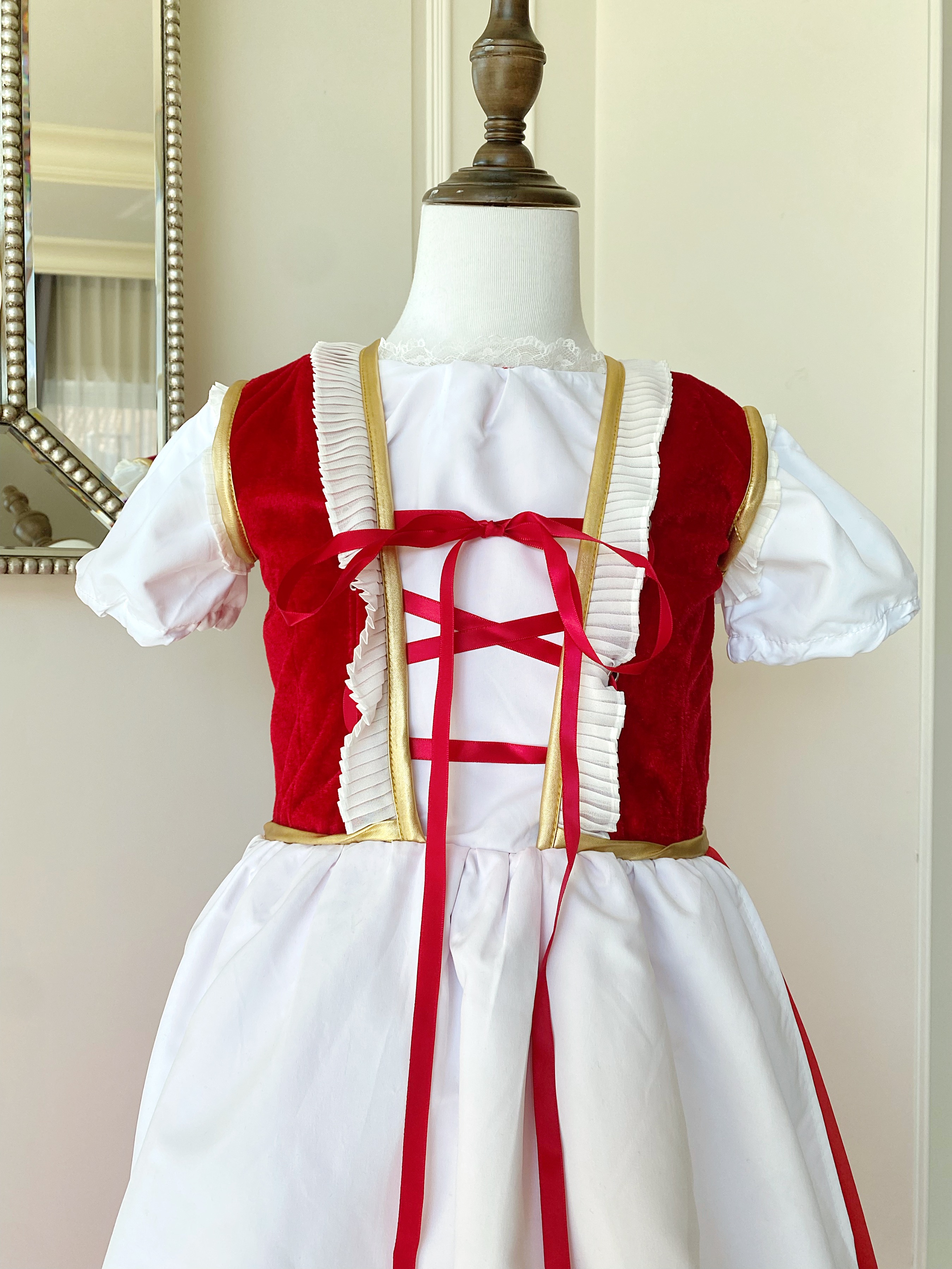 ชุดหนูน้อยหมวกแดง (Little Red Riding Hood)