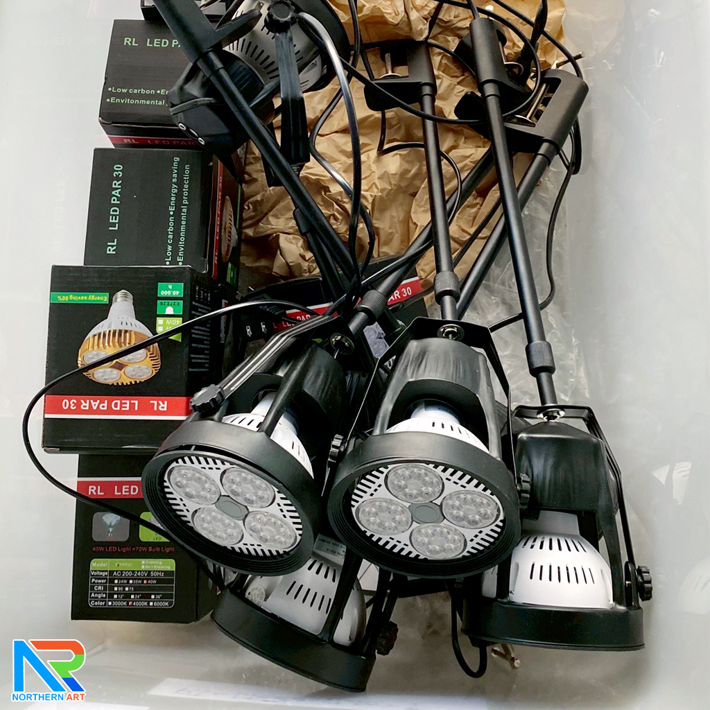 เช่าแบคดรอบไวนิล ขนาด (W)310-600 x (H)200-300 cm. โครงเหล็กพร้อมขาค้ำยัน เหมาะกับงานภายนอกอาคาร