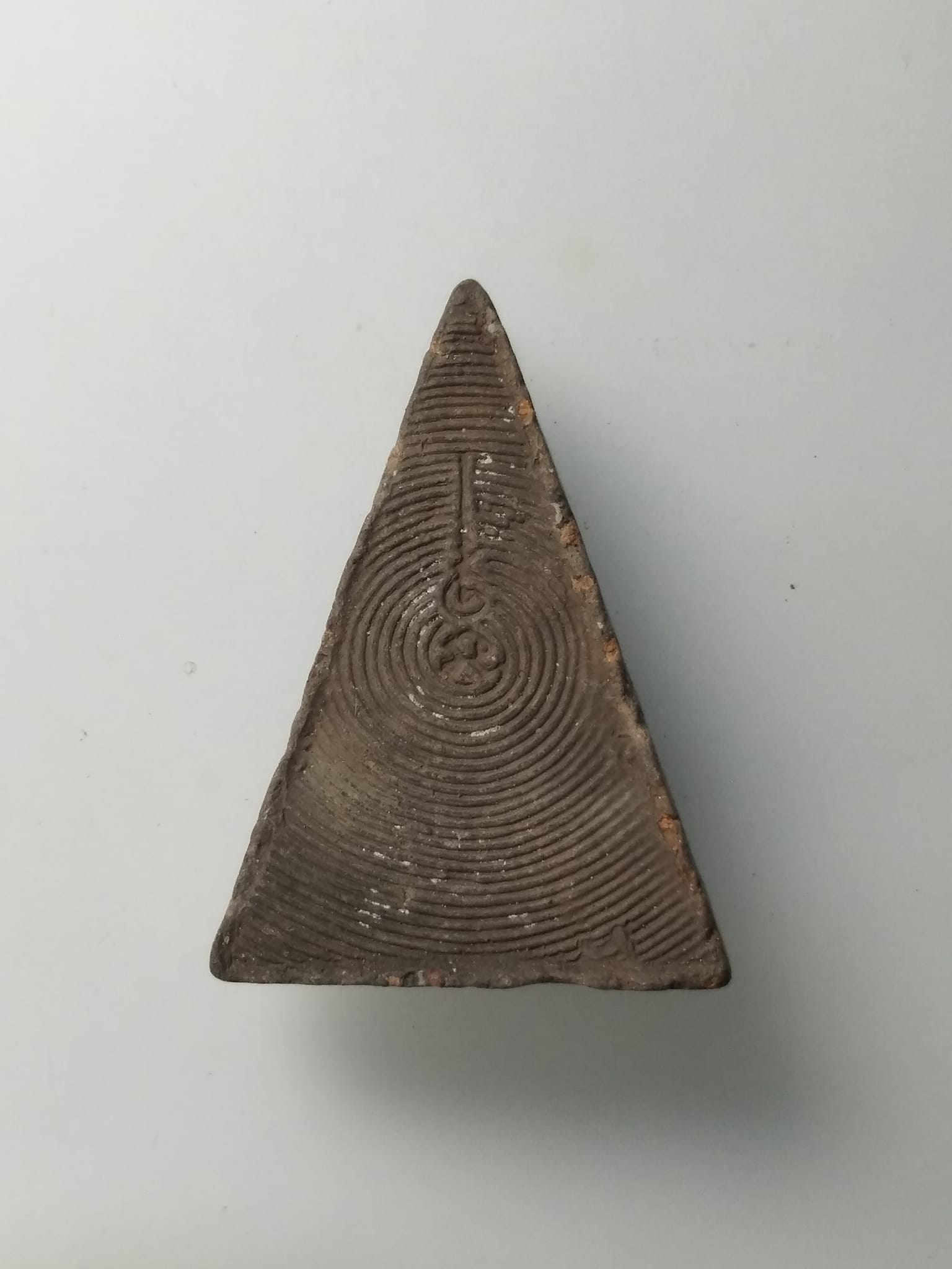 G906 พระนางพญา หลังยันต์ นะ ล้อม ไม่ทราบที่ สวยๆ