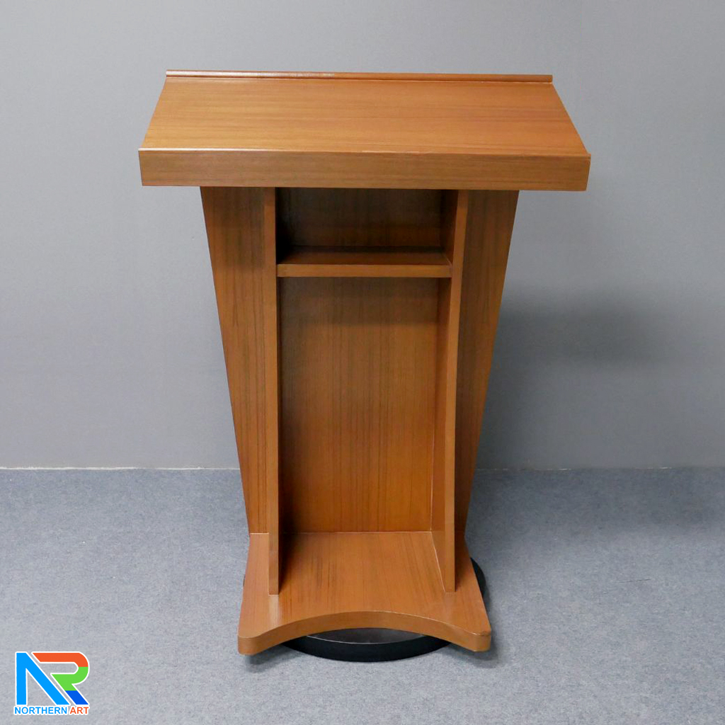 โพเดียมไม้ ยืนคู่ สีสัก พร้อมแถบสีบรอนซ์ด้านข้าง ขนาด(W)90 x (L)47 x (H)121 ซม.