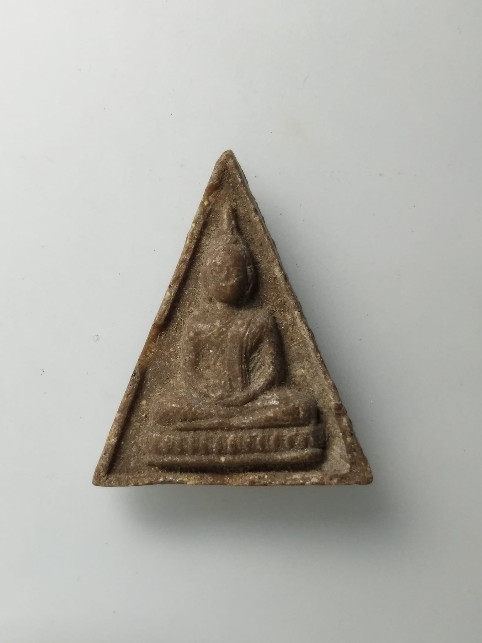 G917 พระผงสามเหลี่ยม พระครูวินัยธร (ฉันท์) ปี ๒๕๑๖ หลัง ววน