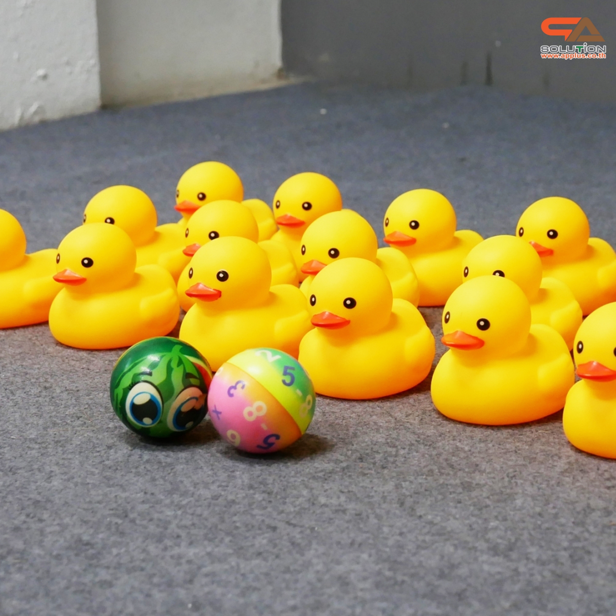 เกมส์ CARNIVAL GAME ปาเป็ด ขนาดโครง (W) 90 x (L)50 x (H)176 cm. พร้อมเป็ดยาง 15 ตัว และบอลโฟม 12 ลูก