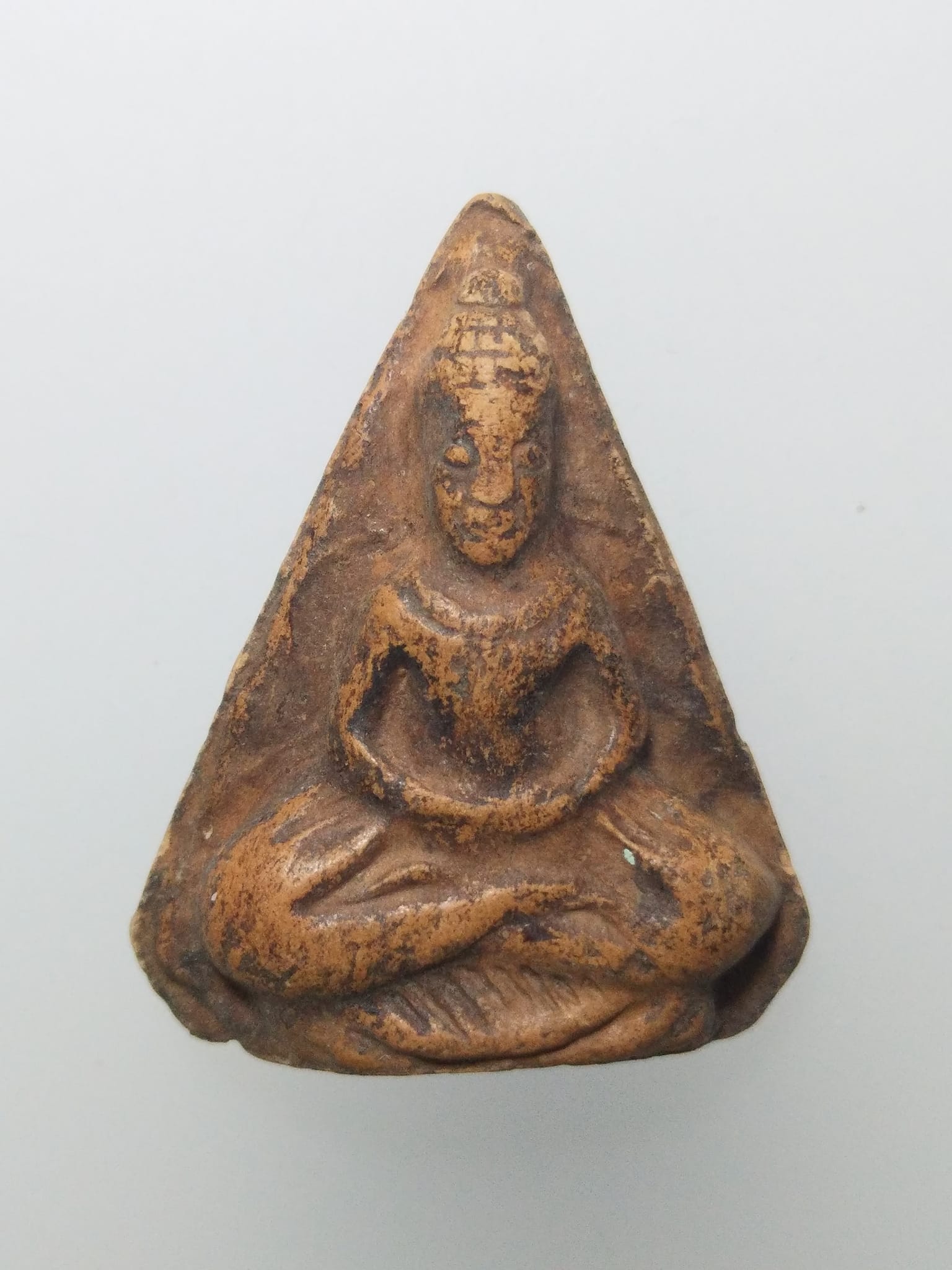 F164 พระท่านพ่อลี พิมพ์ห้าเหลี่ยม เนื้อดินเผา วัดอโศการาม ปี2500