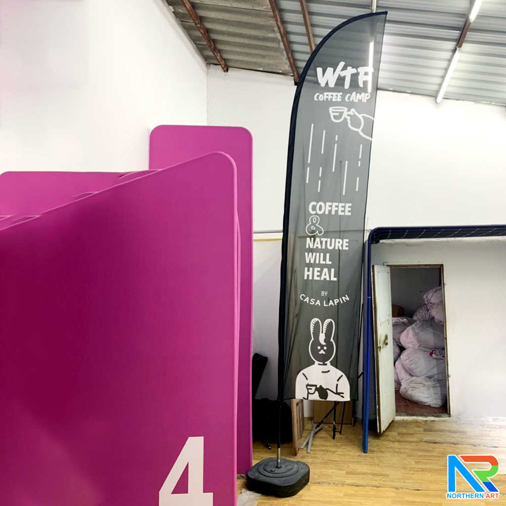 ธงชายหาด รุ่น 2IN 1 ขนาด XL แบบใบกล้วย สูง 500 cm.(เมื่อประกอบเสาและผ้าแล้ว) ถอดประกอบได้ พร้อมกระเป๋า 1 ใบ