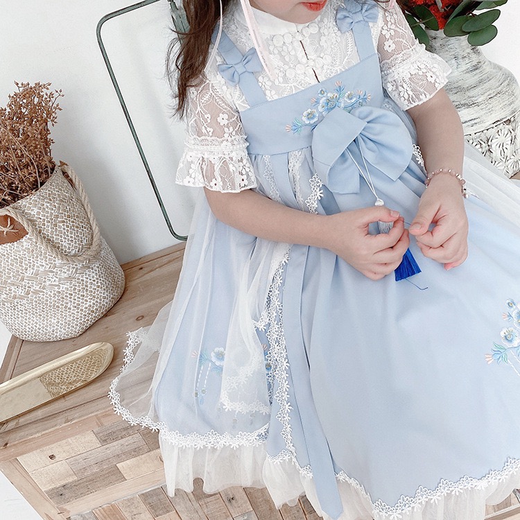 เดรสแขนสั้นโทนสีขาวฟ้าพาสเทลสไตล์ Lolita คอจีน ตัวเอี๊ยมแบบเย็บติด