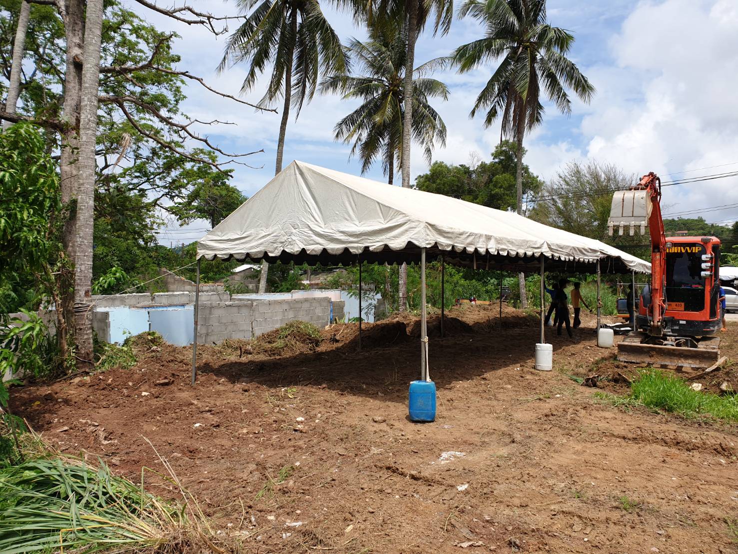 เต็นท์เช่าขนาดกว้าง4ยาว8เมตร(4x8) ทรงจั่วสีขาวเหมาะสำหรับใช้งานระยะยาว