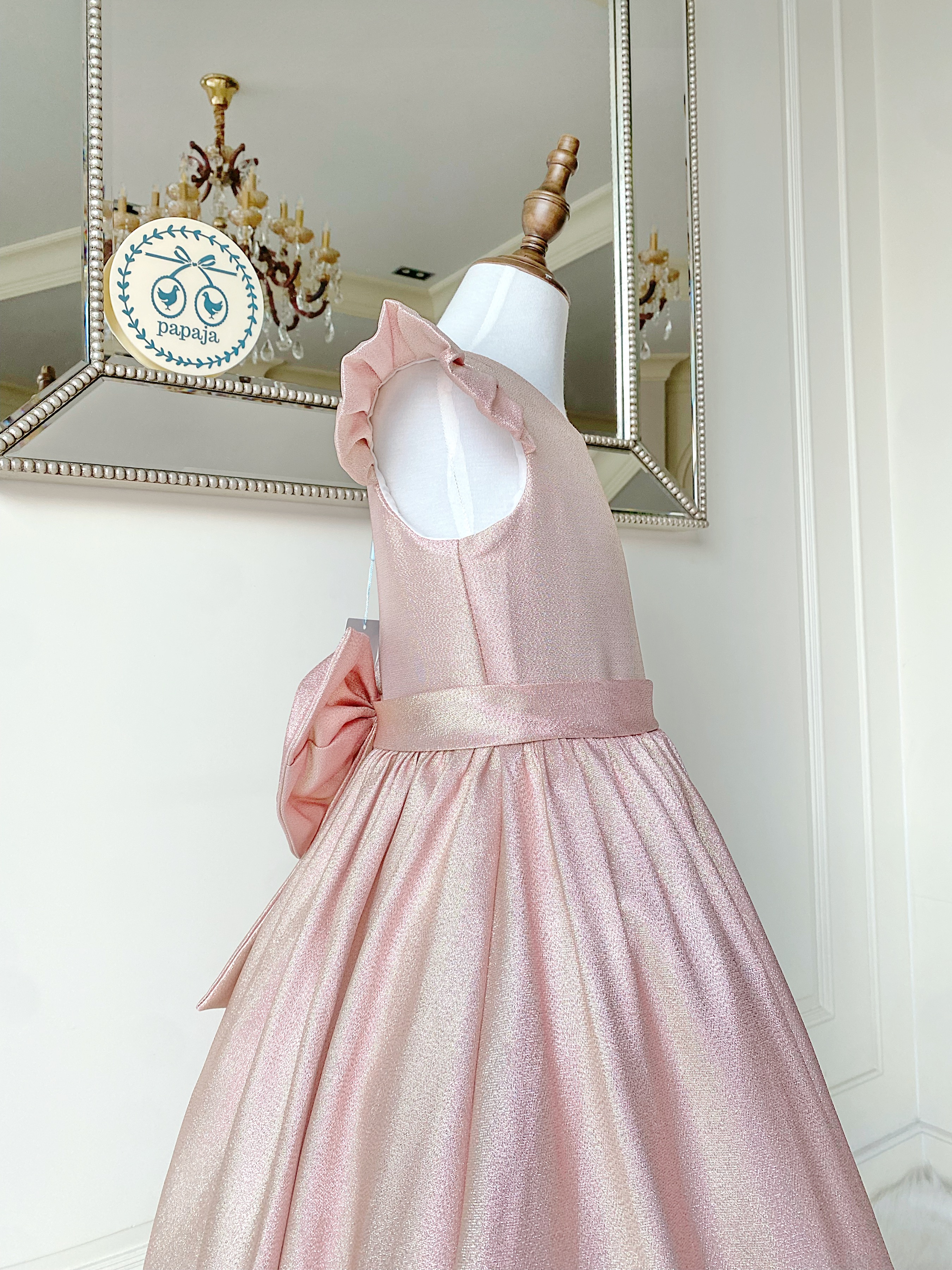 เดรสออกงานราตรียาวแขนกุด สีชมพูพาสเทล เหลือบเมทาลิคสีชมพูพีชอมนู้ด เรียบหรูผู้ดีที่สุด