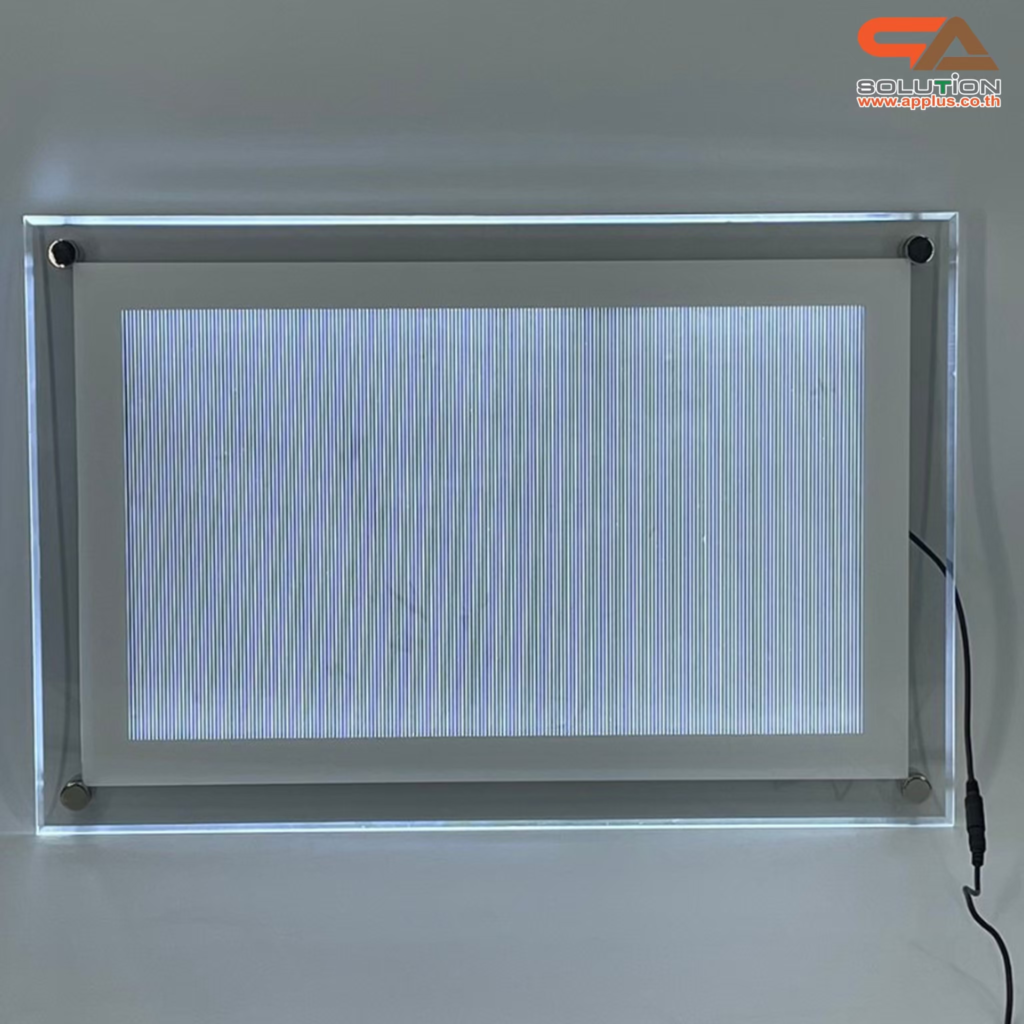 CLEARANCE SALE! กรอบป้ายไฟ LED รุ่น Crystal ขอบสีขาว กรอบใสเรืองแสง พร้อมหมุดสแตนเลส ขนาด (W)40 x (L)60 cm.
