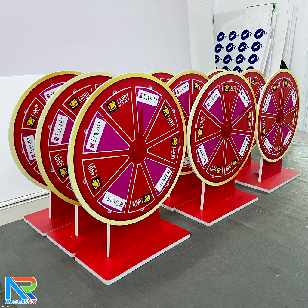 เกมส์วงล้อแม่เหล็กตั้งโต๊ะ ขนาดวงล้อ 50 ซม. สูง 61 ซม. วัสดุพลาสวูดสีขาว หนา 8-15 มม. ถอดประกอบได้