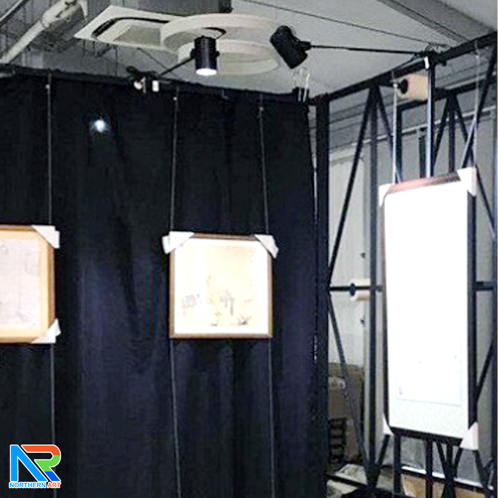 โคมไฟทรงกระบอกสีดำ รุ่นขาหนีบแบบหมุน 12 w COOLWHITE 4000 K (แสงขาวนวล) ปรับความยาวขาได้ ใช้กับโครงบอร์ดนิทรรศการ