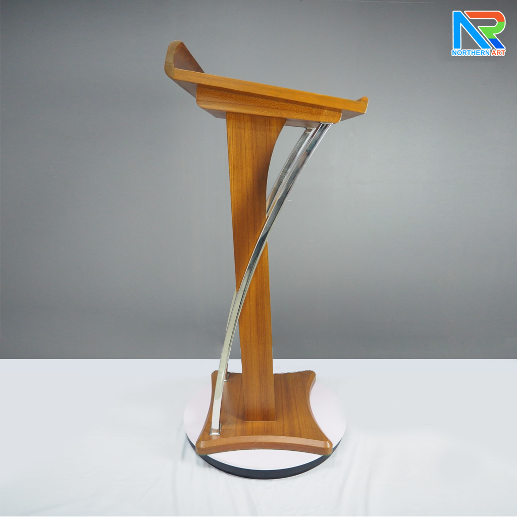 โพเดียมไม้ สีสัก ตกแต่งสแตนเลสเกรด304 ขนาด (W) 55 x (L) 50 x (H) 120 cm.