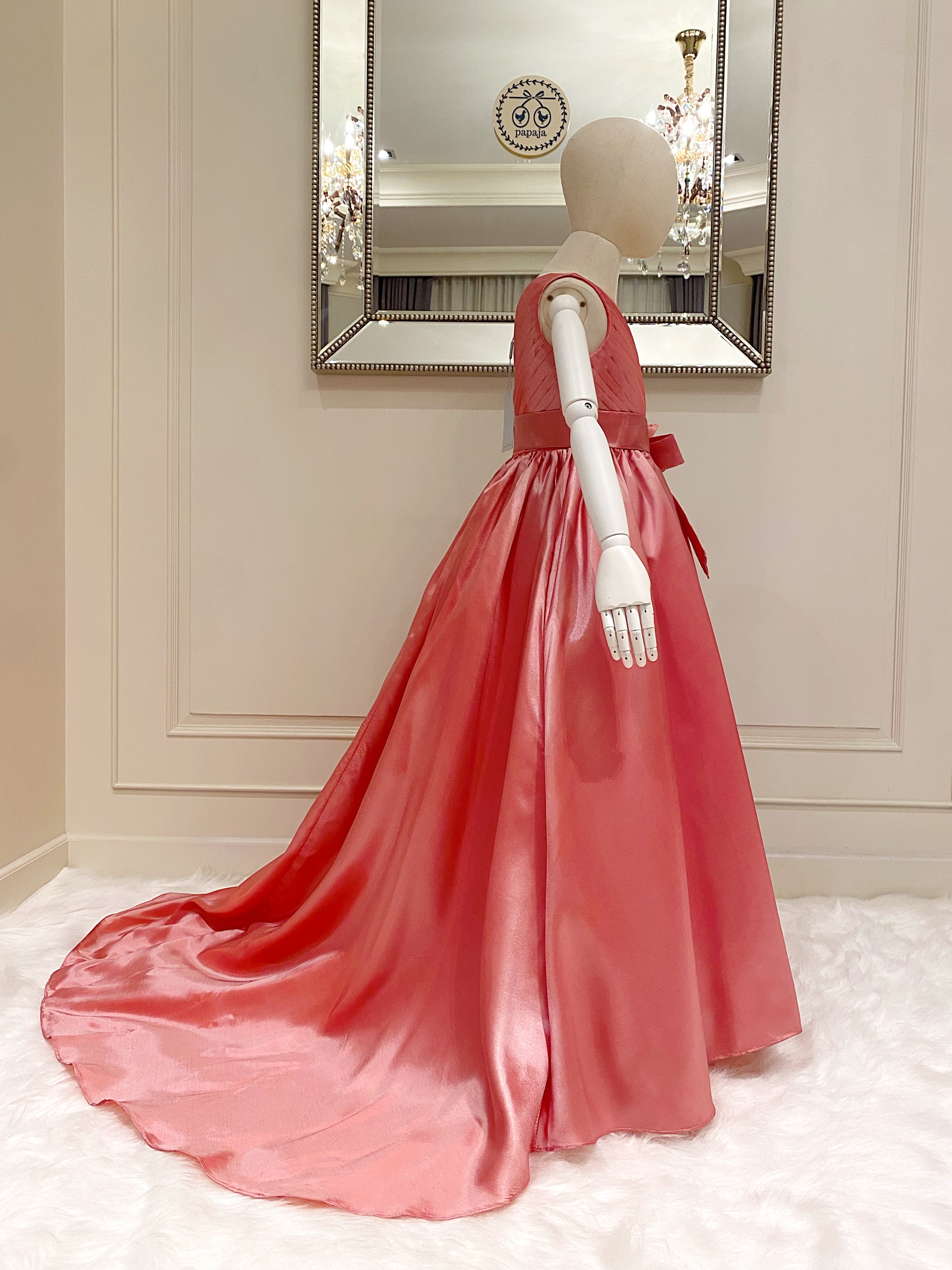 เดรสออกงานราตรียาวไหล่เดียวสีชมพูพีช (งานไฮพรีเมี่ยม) ดีเทลจับเดรปกระโปรงบานยาวแบบหางปลา