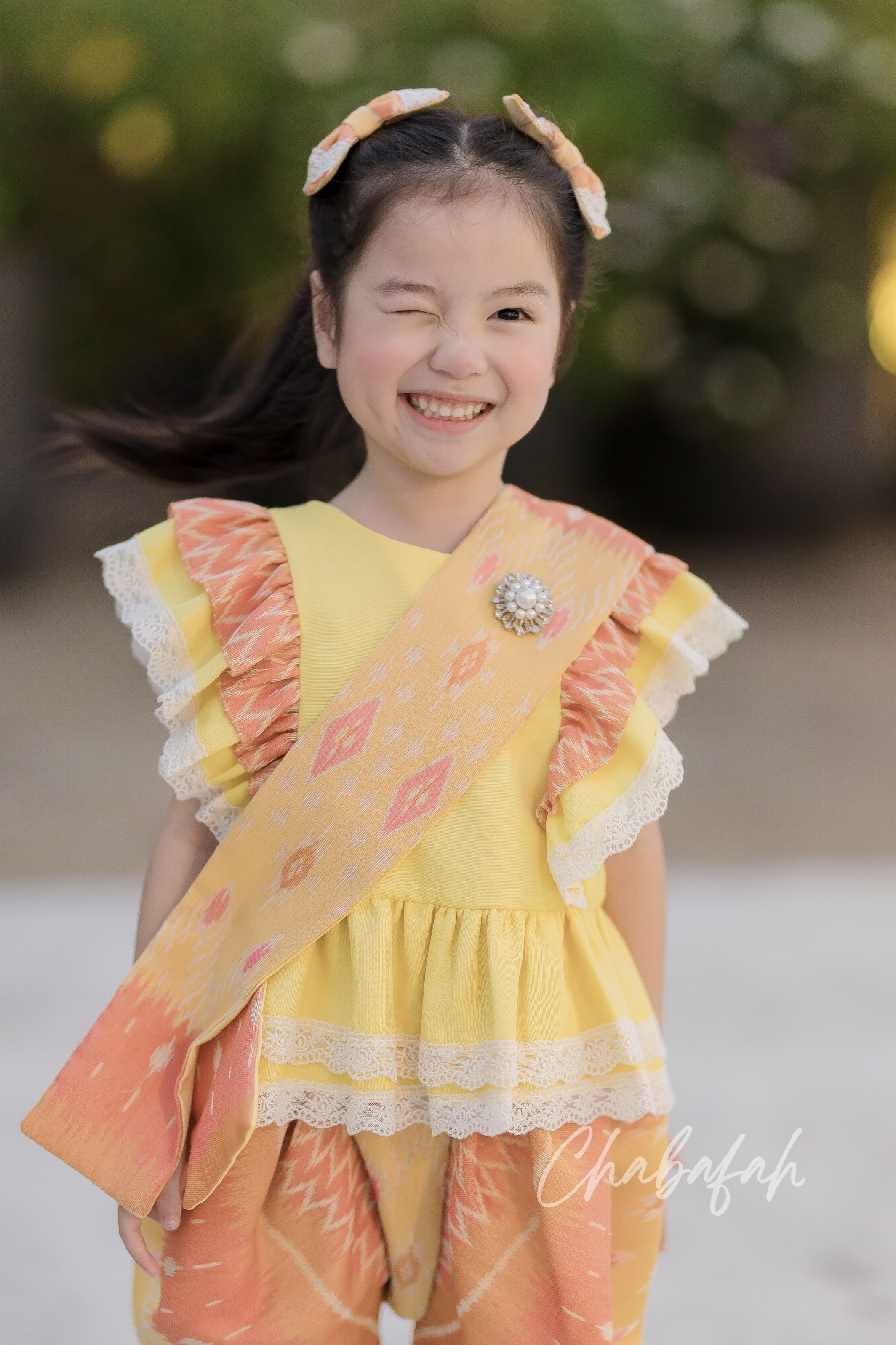 (ขายเป็นคู่) กิ๊ฟติดผมผ้าไทย แบรนด์ Chabafah