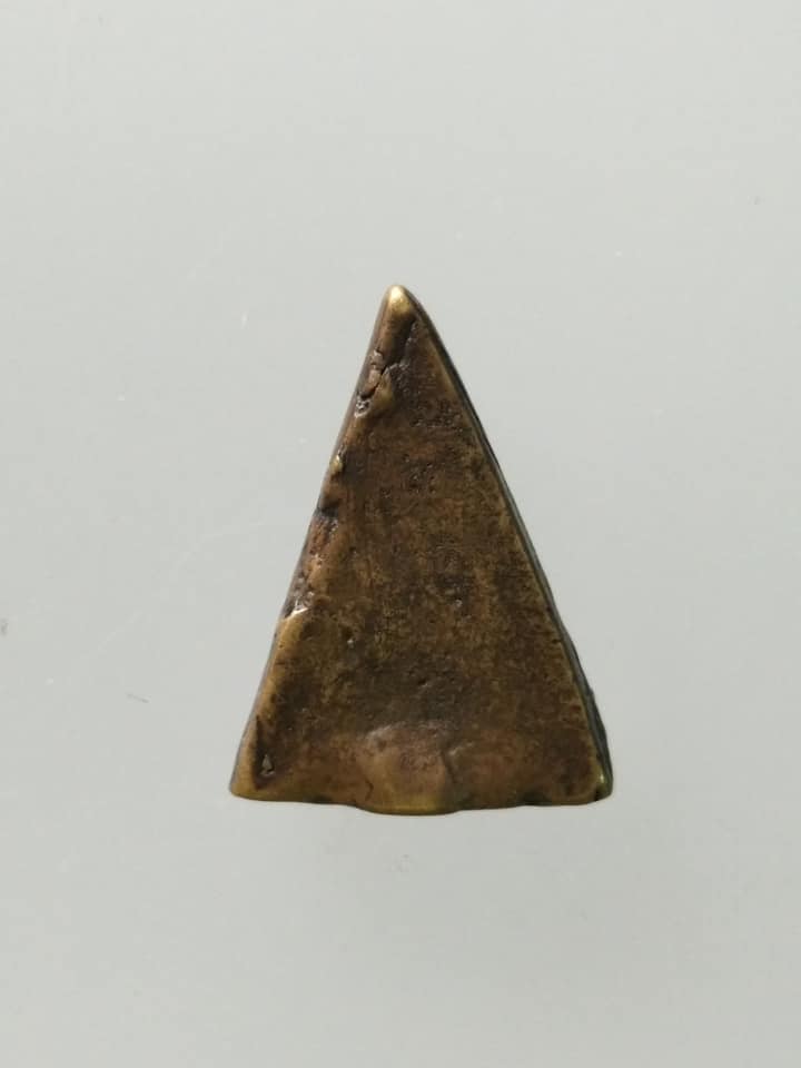 C681 พระกำแพงเนื้อทองเหลืองเก่า