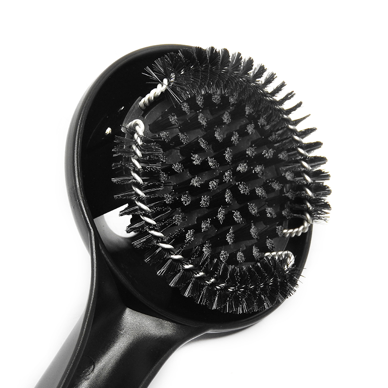 Brush for cleaning the brewing head, brush for cleaning the brewing machine