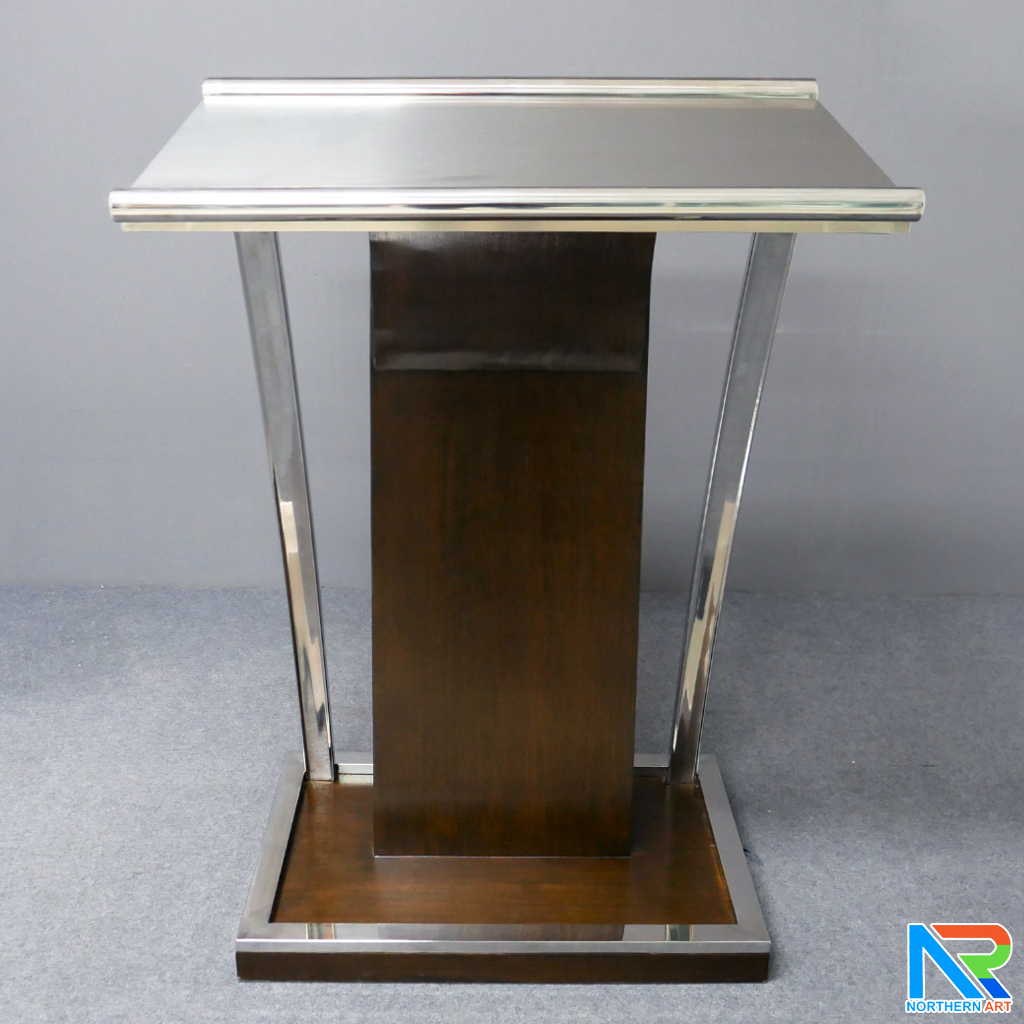 โพเดียมไม้ยืนคู่ Top หุ้มสแตนเลส สีโอ๊คน้ำตาล ขนาด (W) 90x (L) 59 x (H) 120 cm. พร้อมตกแต่งเสาโค้งสแตนเลสเกรด304