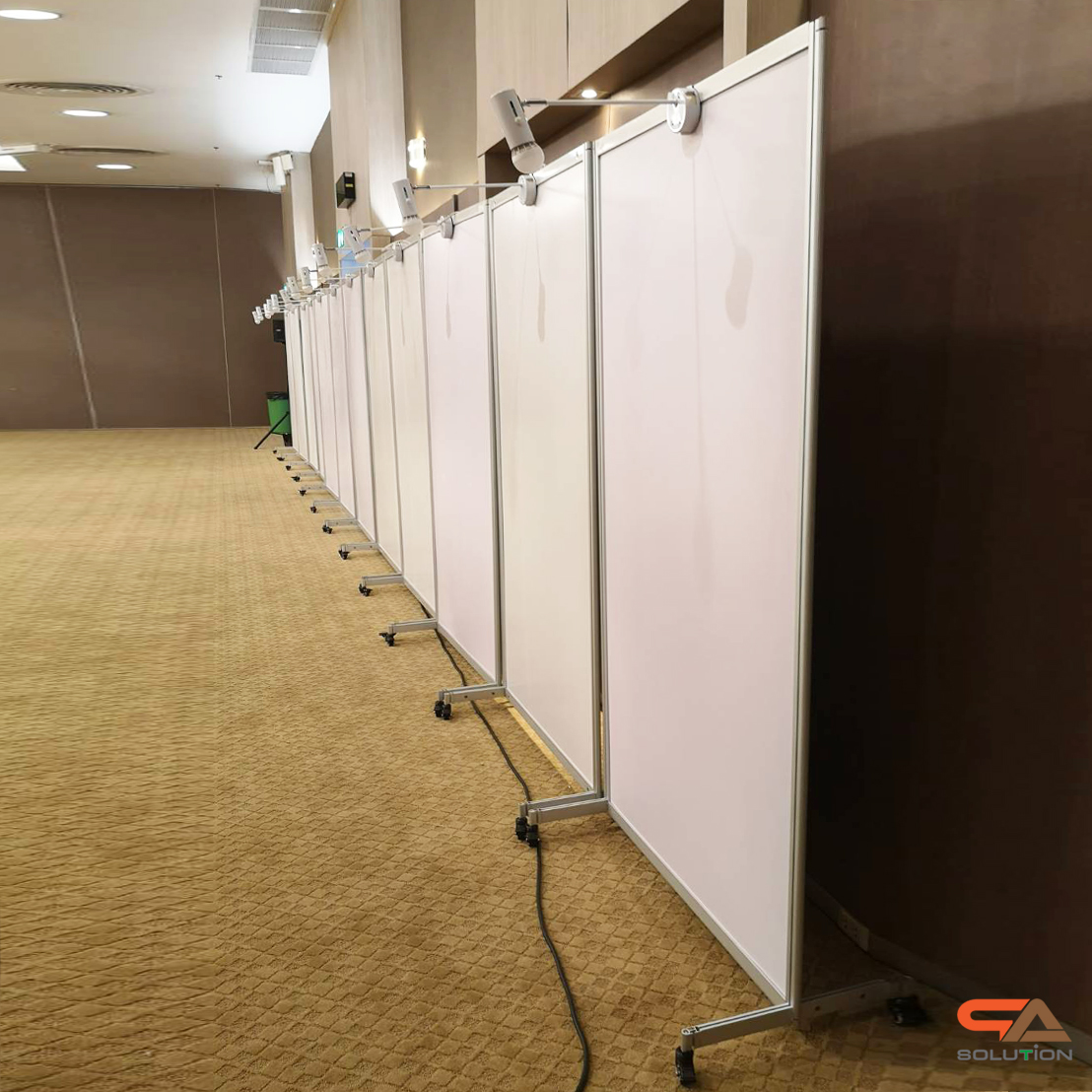 เช่าบอร์ดนิทรรศการ แบบตั้งเนื่องตั้งแต่ 3 บานขึ้นไป พร้อมล้อ ขนาด 100x200 ซม. พับเก็บได้ เคลื่อนย้ายสะดวก พร้อมบริการติดตั้งและรื้อถอน