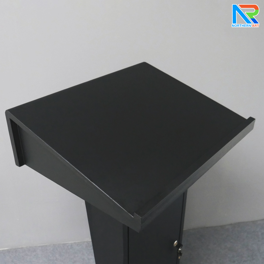 โพเดียมไม้ สีดำ ทรงโมเดิร์น TOP เอียง ขนาด (W)58 x (L)46 cm. สูง 114 cm. พร้อมตู้ใส่ของ มีกุญแจล็อค