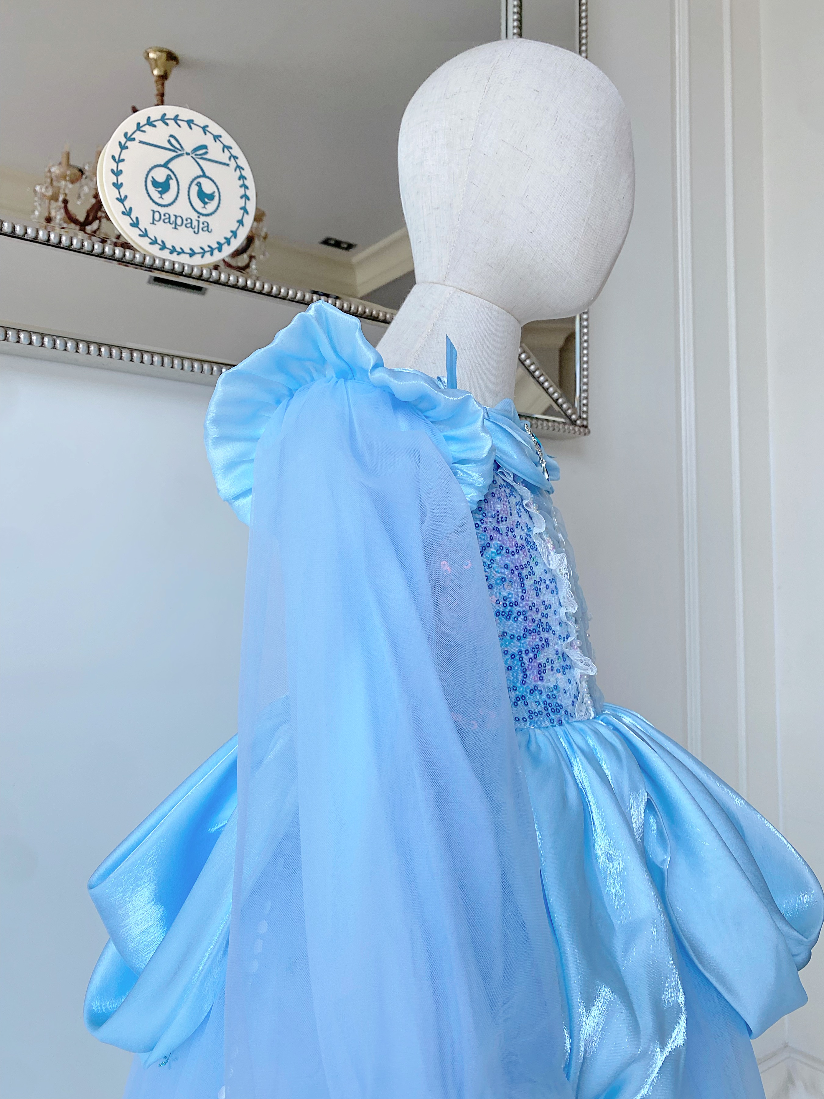 ชุดเจ้าหญิงซินเดอเรลล่า แขนยาว ต่อผ้าระย้าช่วงเอวลงมา