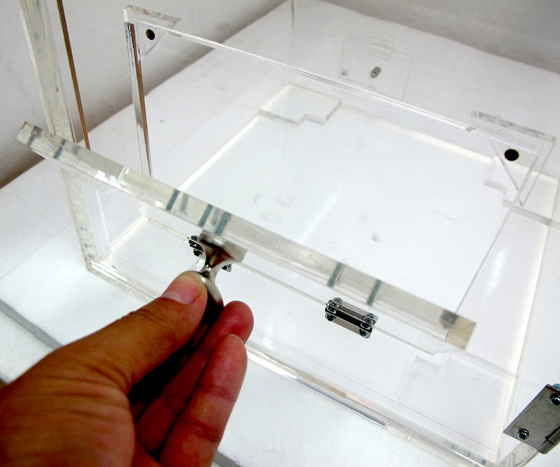 กล่องเก็บเสียง DELISIO ใช้ลดเสียงดังเครื่องปั่น ขนาด 28x28x60 cm. 1602-030