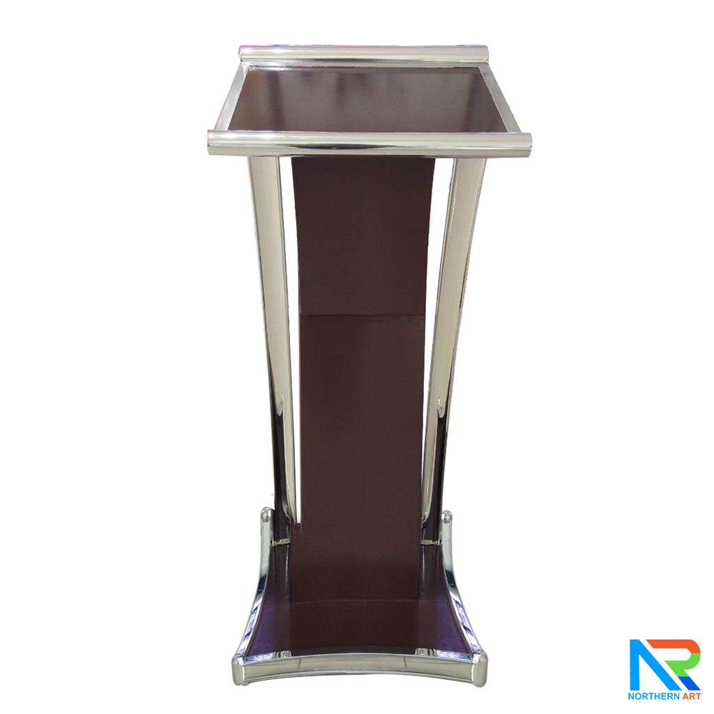 โพเดียมไม้สีโอ๊ค ตกแต่งสแตนเลส เกรด304 ขนาด (W) 47 x (D) 44 x (H)120 cm.