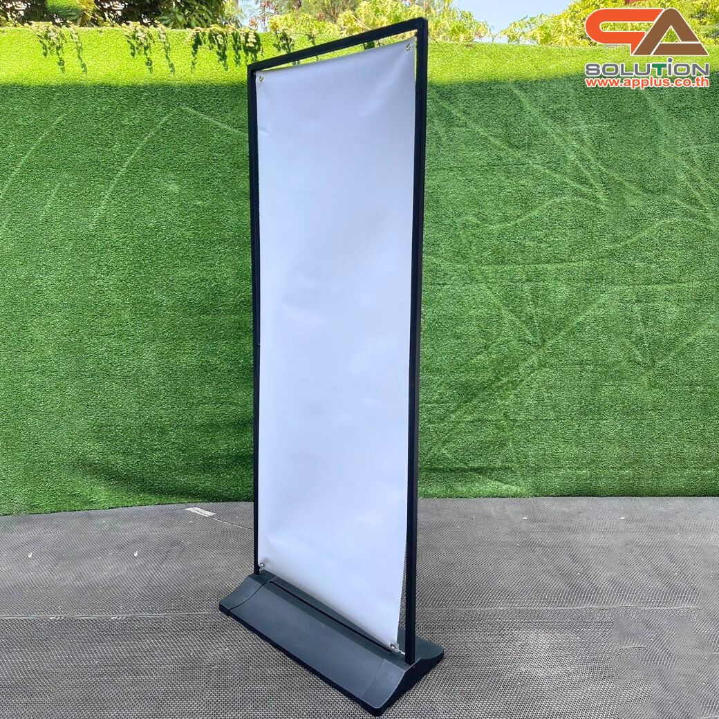 ป้ายตั้งพื้น รุ่นแขวน ฐานพลาสติกขึ้นรูป ขนาด 60x160 ซม. โครงเหล็กสีดำพร้อมขอแขวน 4 มุม ถอดประกอบได้ เคลื่อนย้ายสะดวก
