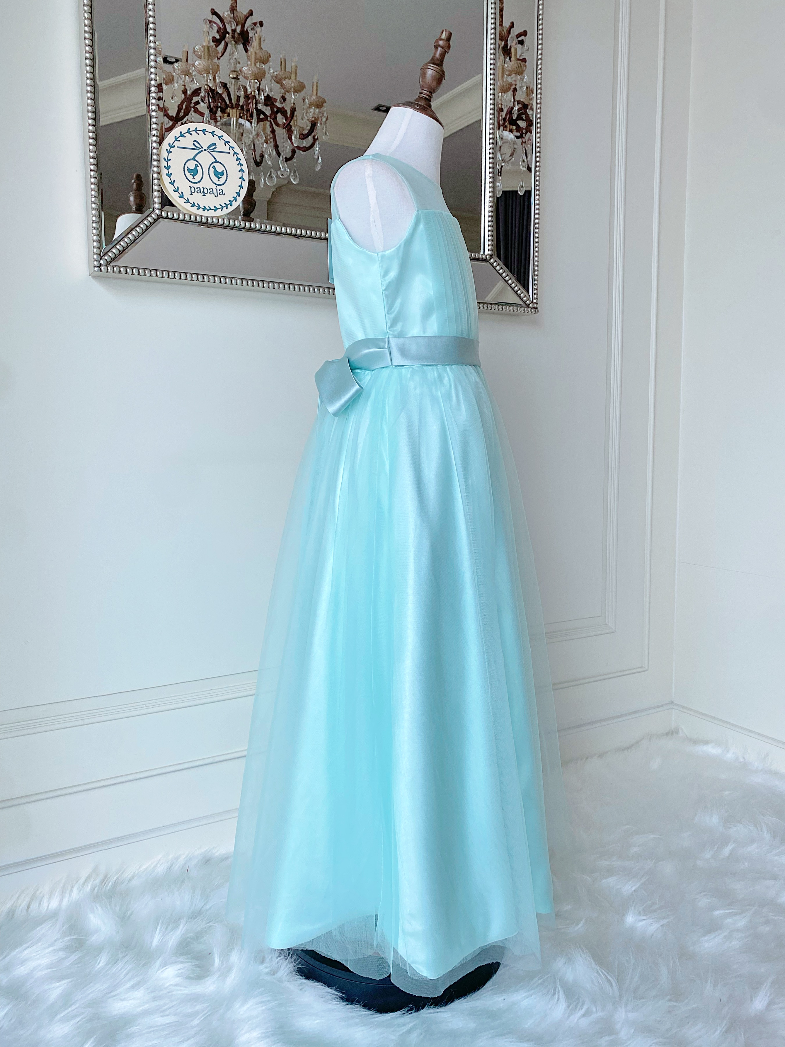 เดรสออกงานราตรียาวแขนกุดสีเขียวพาสเทล (Pastel Green) (งานไฮพรีเมี่ยม) ช่วงไหล่ซีทรู ช่วงเอวประดับผ้าซาติน