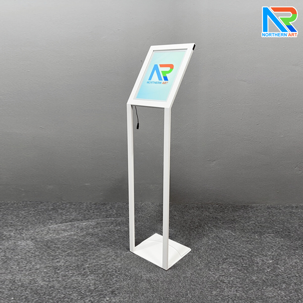 โปสเตอร์สแตนด์ตั้งพื้น LED รุ่นโชว์รูมรถ ขนาด A4 สอดงานพิมพ์ด้านบน วัสดุเหล็ก สีขาว มั่นคงแข็งแรง