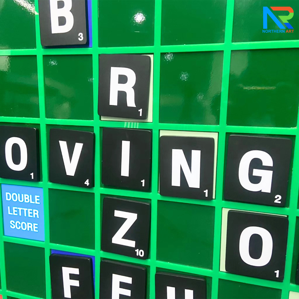 เกมส์ครอสเวิร์ด Crossword Game ขนาด (W)200 x (H)207 cm. พร้อมแผ่นตัวอักษร ช่องเก็บตัวอักษร และ แท่นวางตัวอักษร