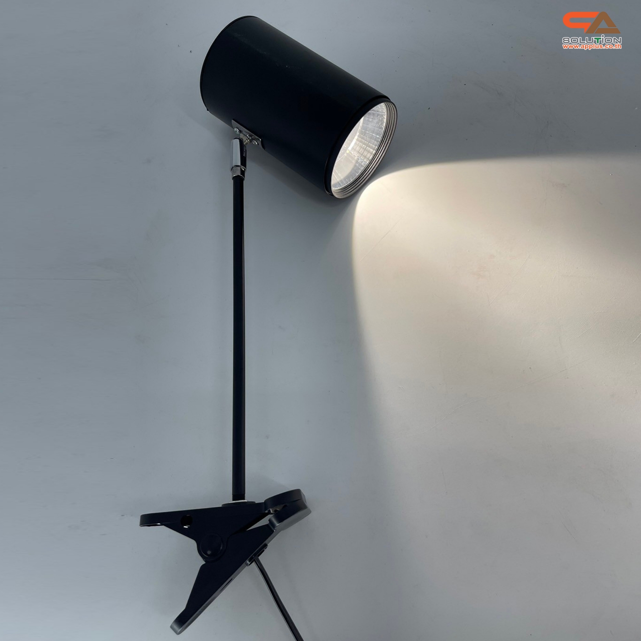 โคมไฟ ทรงกระบอก สีดำ รุ่นหนีบ แสงแดด 30 w ใช้กับโครงแบคดรอบไวนิล