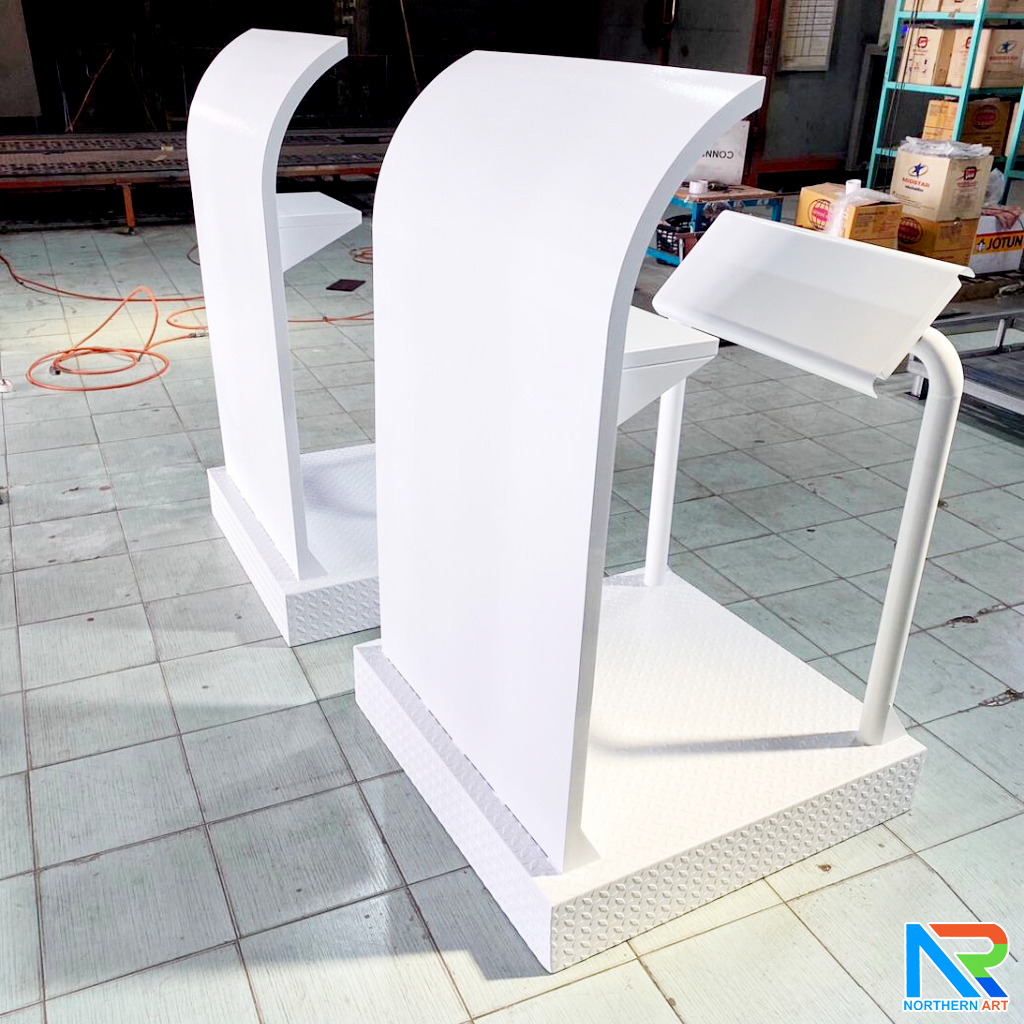 โพเดียมรปภ. รุ่นเหล็ก พ่นสีขาว ขนาด (W) 85 x (L) 85 (H) 135 ซม. แข็งแรง ทนทาน ( สั่งผลิตสีที่ต้องการได้ )