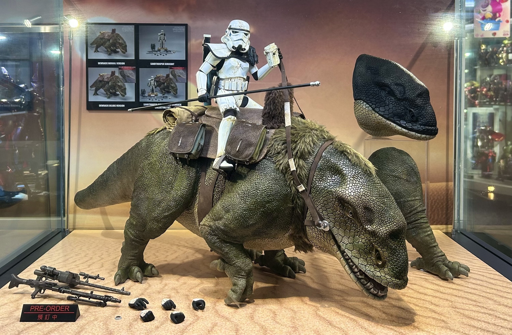 Hot Toys MMS722 1/6 Star Wars Episode IV: A New Hope™ - Sandtrooper Sergeant™ & Dewback™