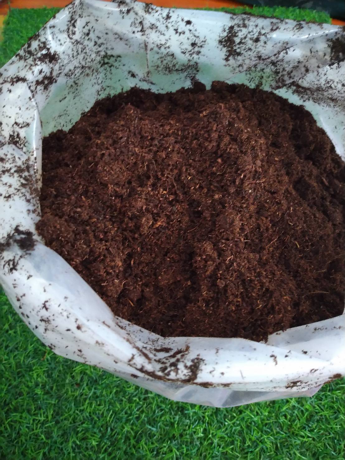 พีทมอส (Peat moss) 12 ลิตร/ถุง