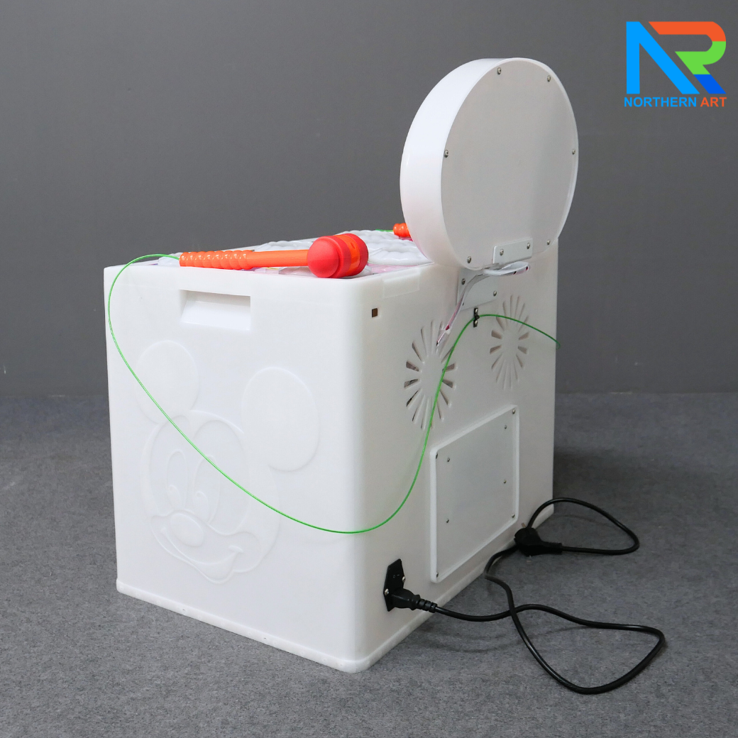 เกมส์ตีตุ่น ขนาด (W)60 x (D)40 x (H)70 cm. พร้อมไฟ LED นับคะแนน กุญแจสำหรับไขตู้เกมส์ 4 ดอก พร้อมเหรียญโลหะ 10 เหรียญ