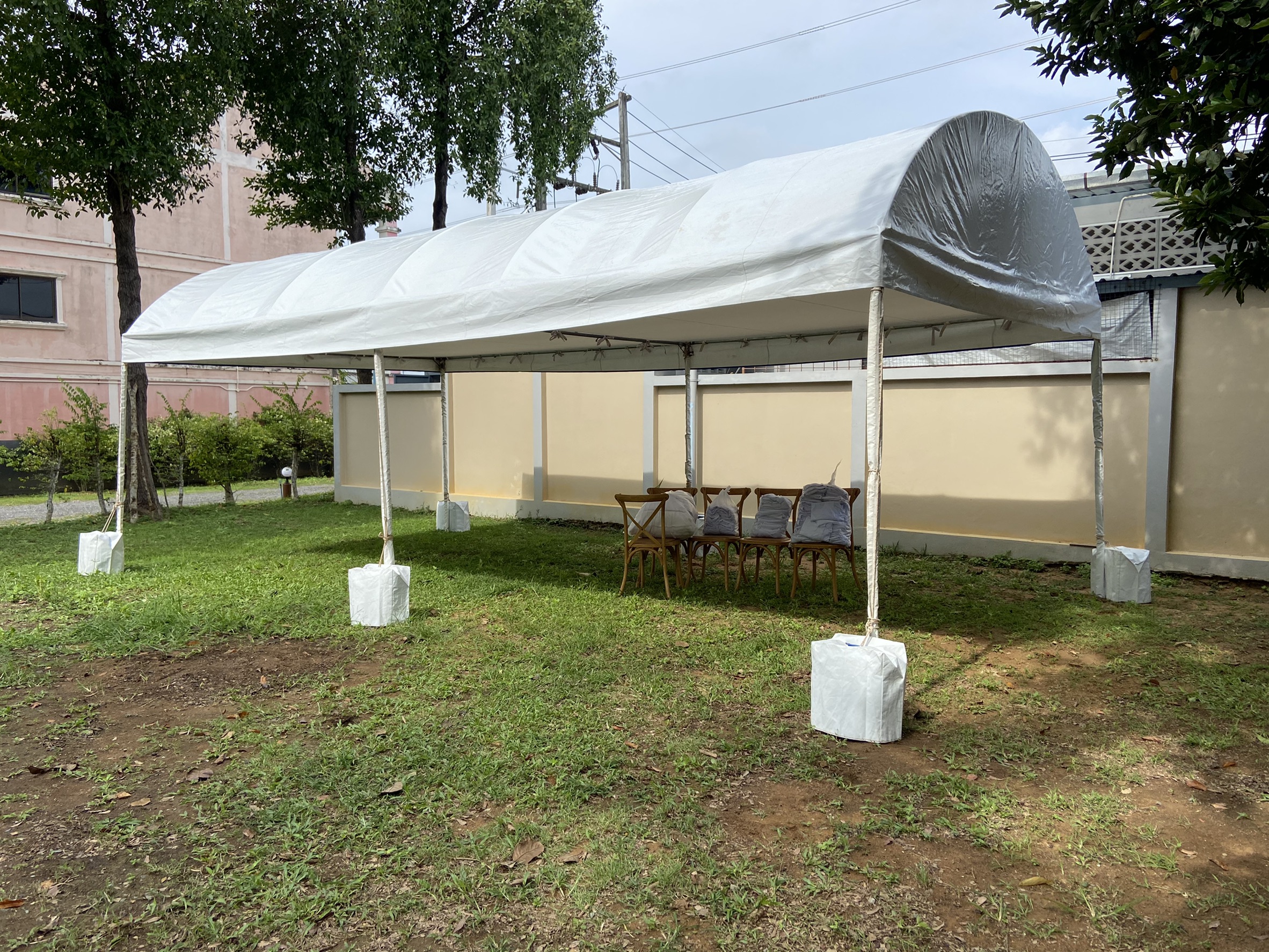 เต็นท์เช่าขนาดกว้าง4ยาว8เมตร(4x8) ทรงโค้งสีขาวเหมาะสำหรับงานจัดงานทุกประเภท